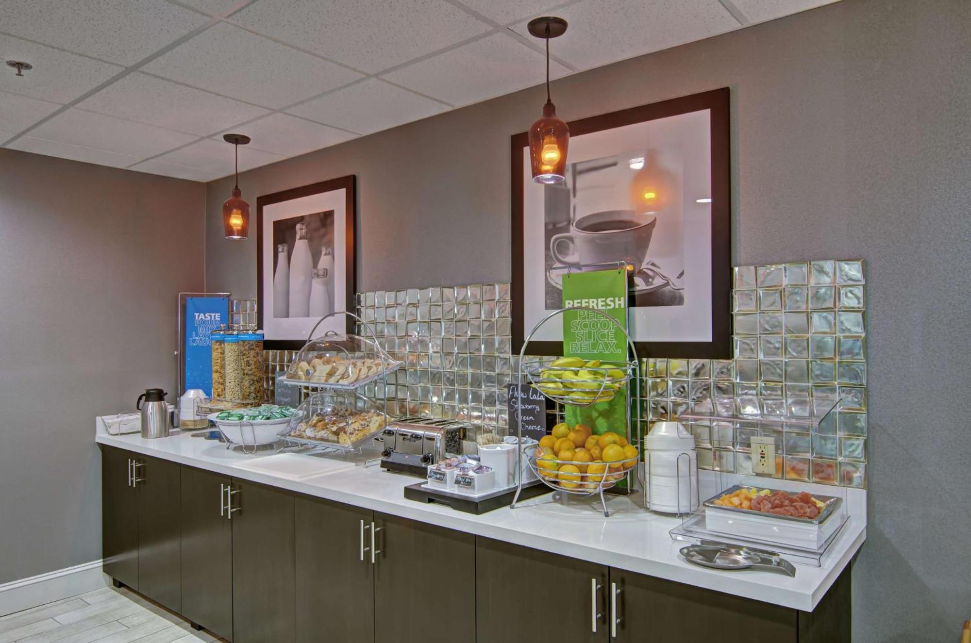 Hampton Inn Salem Ngoại thất bức ảnh