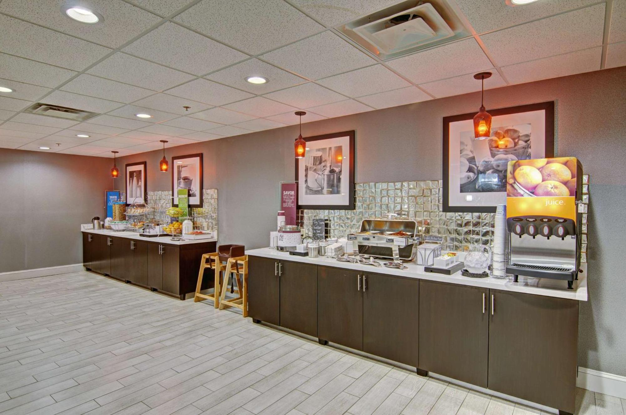 Hampton Inn Salem Ngoại thất bức ảnh